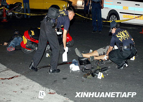 组图:菲律宾警匪枪战16人身亡