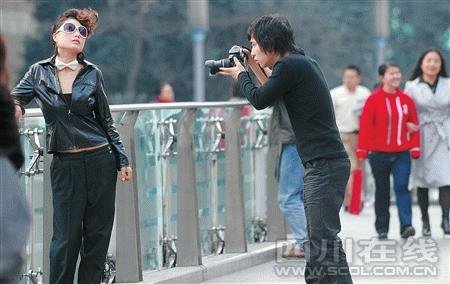 四川迎入春以来最热天气 22℃穿短袖短裤