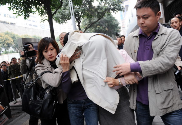 组图:福州警方成功解救3名被劫持女人质
