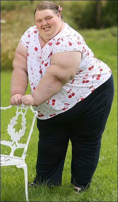 英最胖女孩减肥成功 7个月减掉168斤