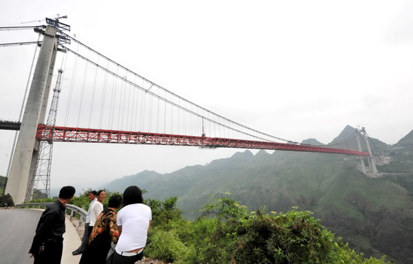 组图:贵州坝陵河特大桥施工顺利