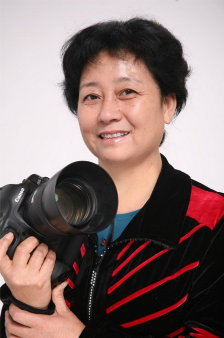 中国女摄影家协会副主席李晓英荣获 中国摄影