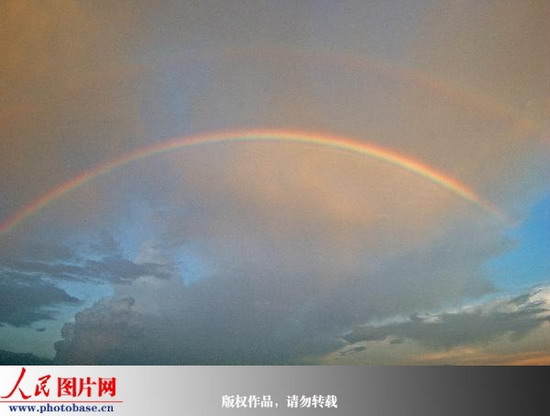 组图:安徽宣城上空出现两道彩虹