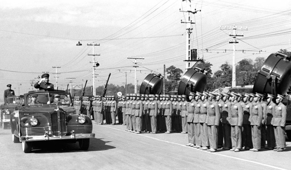 1953,第一个五年计划开始后的首次阅兵--图片--人民网