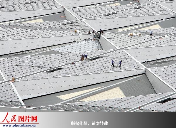 上海世博会太阳能发电工程即将并网发电 (2)