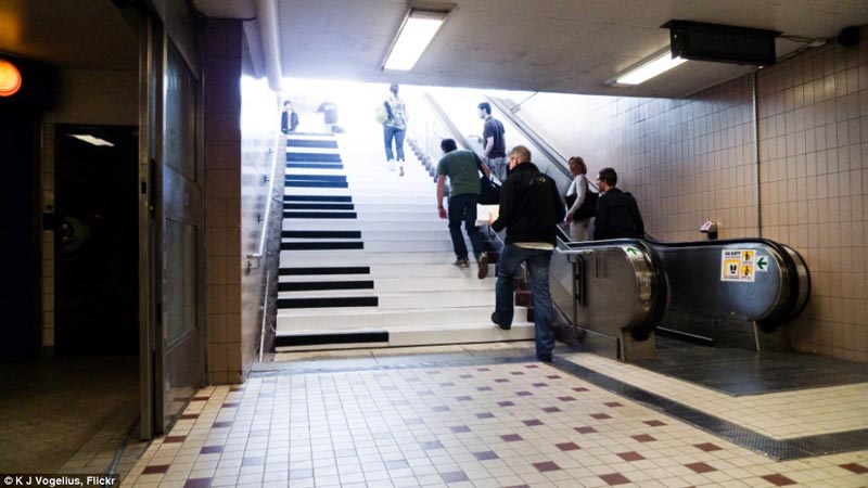 瑞典地铁安装音乐楼梯 踩踏阶梯会发出美妙音乐