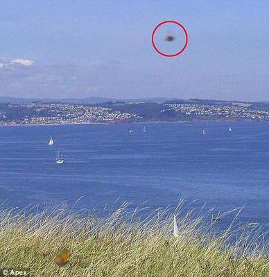 重庆又现不明飞行物 呈圆形运动规律引猜测