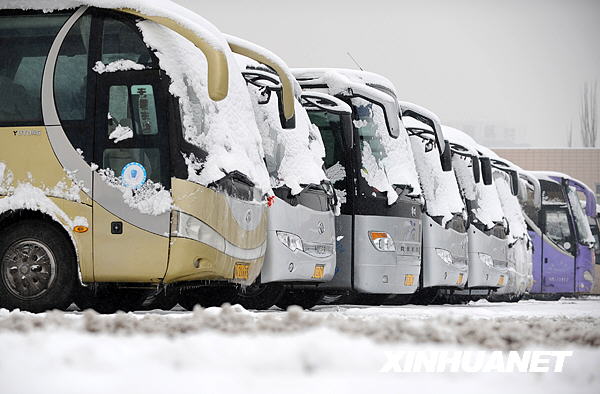 组图:银川汽车站因大雪停运