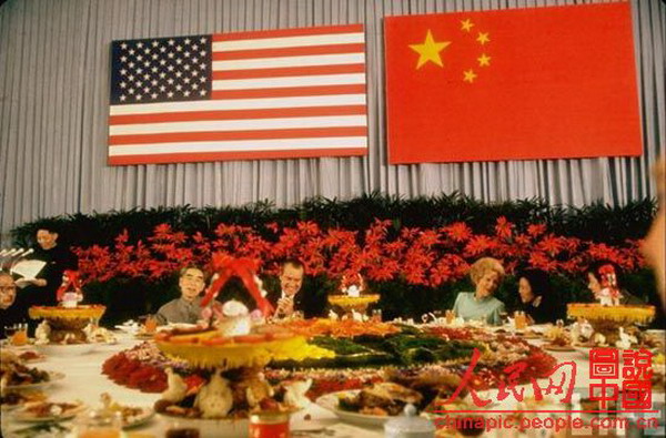 组图:美国总统尼克松访华时享用的国宴 (11)