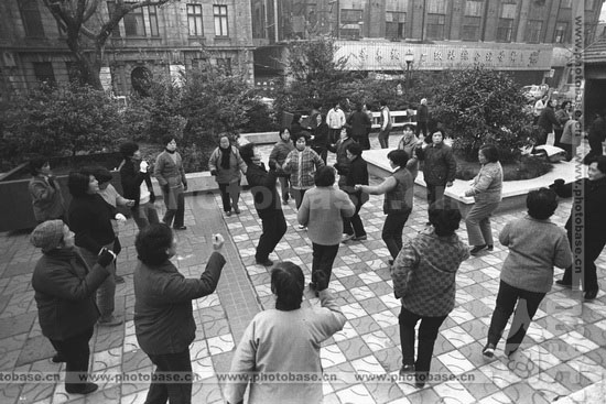 80年代:街上流行迪斯科、交谊舞 (3)