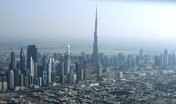 世界最高建筑迪拜塔完工