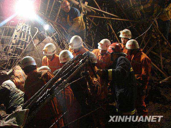 贵州省福泉市发生一起脚手架倒塌事故8人死亡