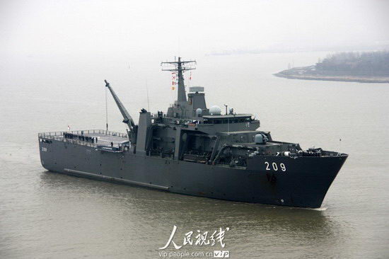 新加坡海军坚持号登陆舰首访上海 (3)