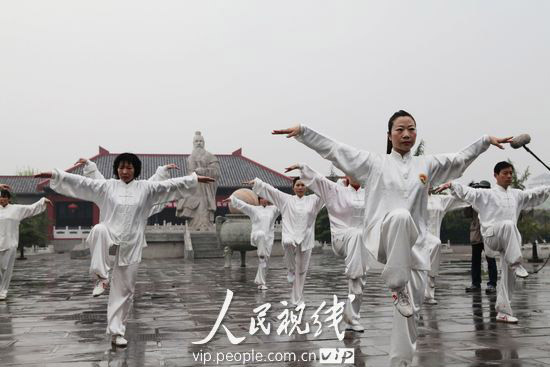 徽亳州:民众为四体会开幕式排练华佗五禽戏 