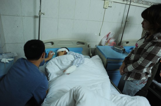 广东雷州16名师生被砍伤 疑犯系病休公办教师