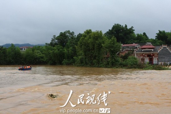 江西超过27万人遭受洪灾 损失超亿元 (2)