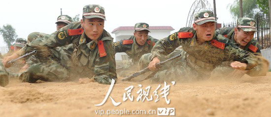 安徽武警淮北支队特战分队进行水陆反恐大演练