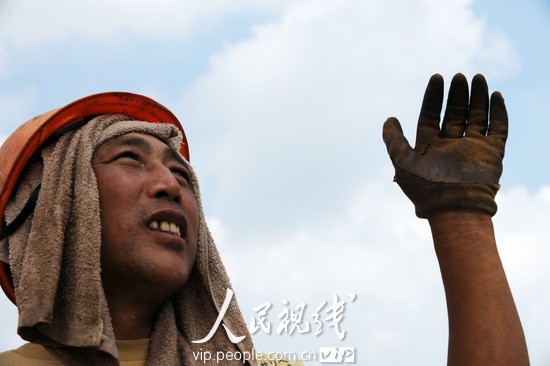 安徽亳州:高温下的农民工 (4)