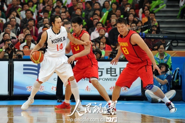2010亚运会男篮小组赛中国队小胜韩国 (5)