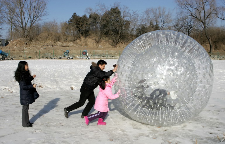 组图:圆明园皇家冰雪节开幕 (2)