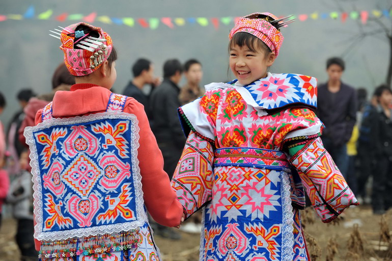 贵州苗族婚纱_贵州苗族服装