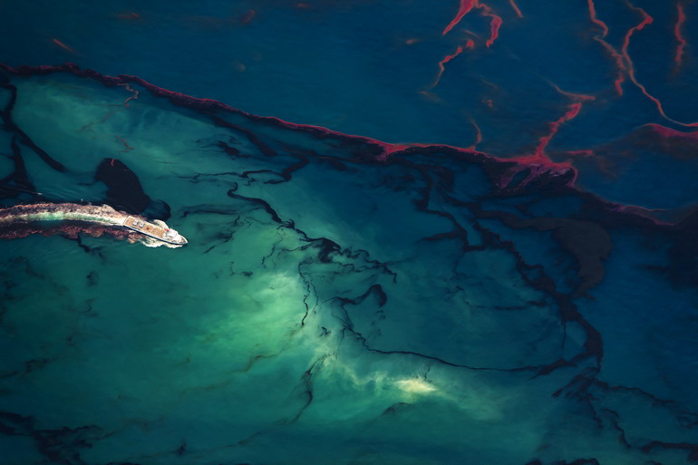 然及环境类新闻单幅铜奖:墨西哥湾原油泄漏事