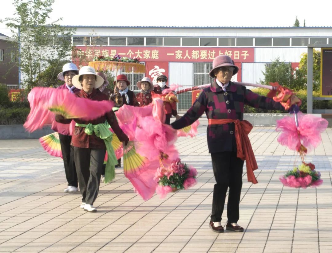 《我愛跳舞的奶奶》小學組 攝影：王孟程