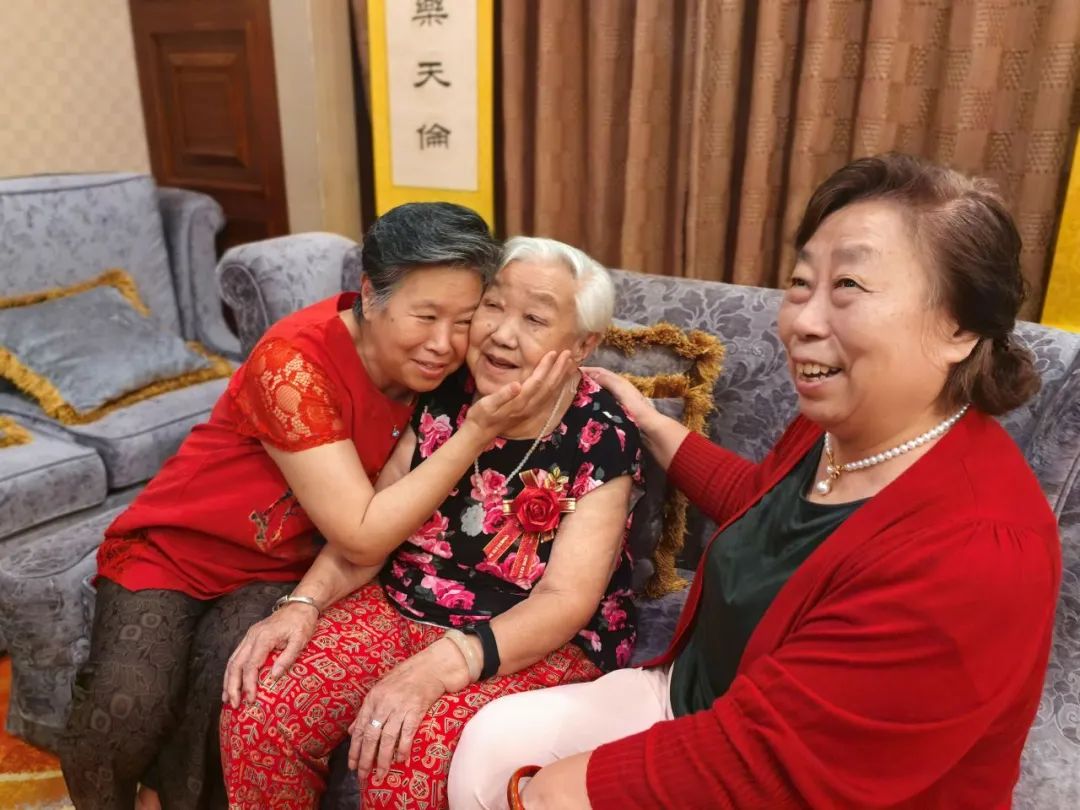 《90歲太姥姥》小學組 攝影：欒笑