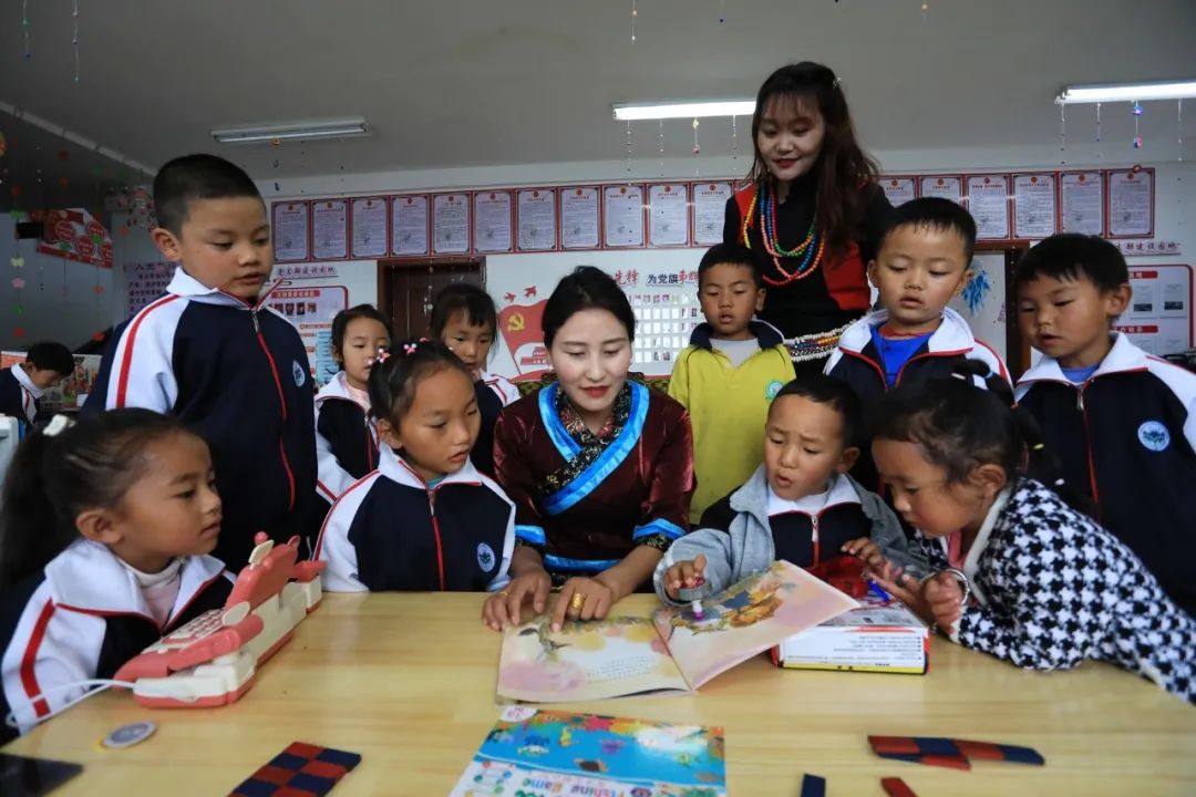 《达木村里的课堂》赵欣