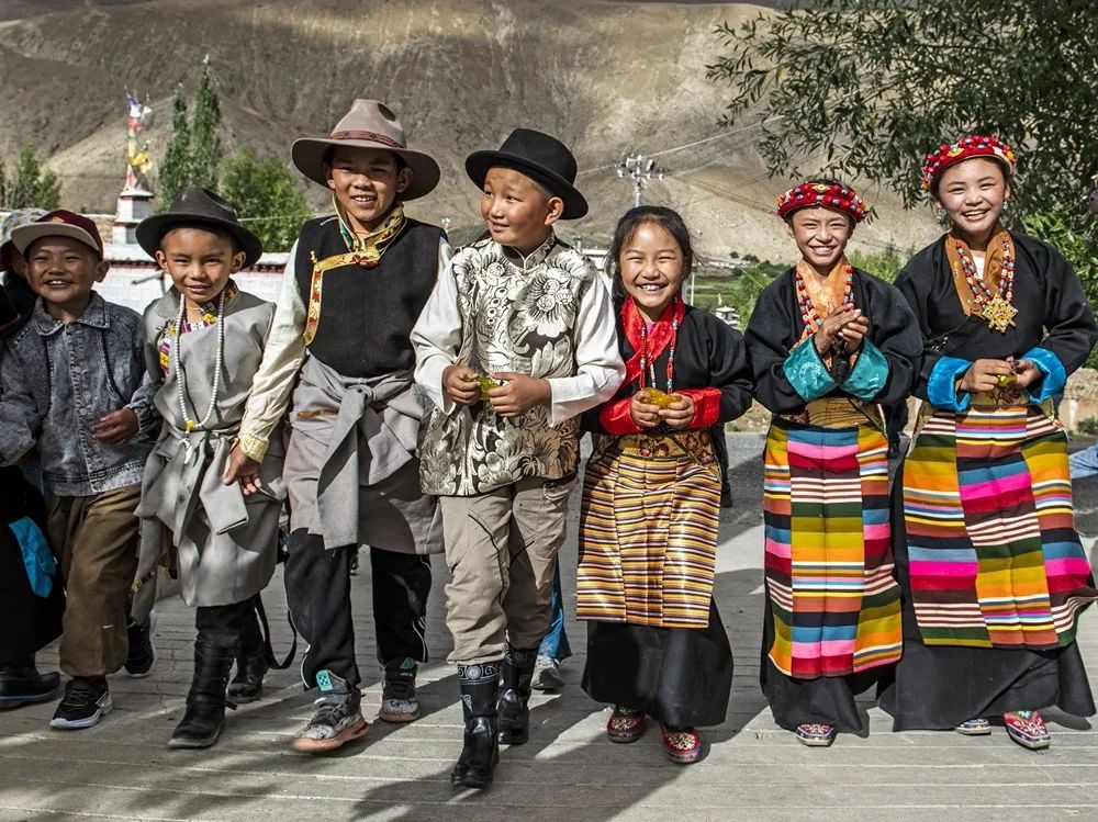 《快乐童年》周灿黎