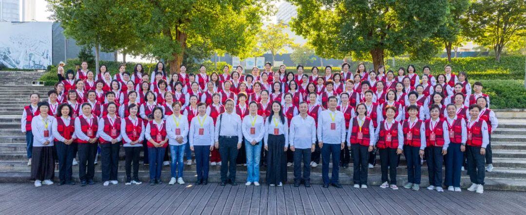 全体学员合影。浦江摄协拍摄