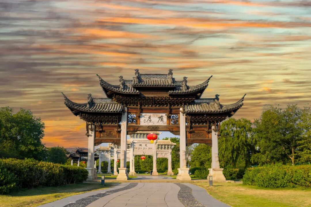 《千年沧桑看牌坊》刘毅摄影