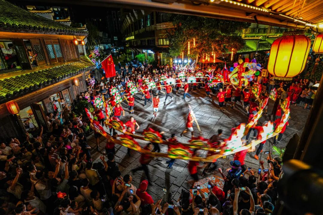 《龙腾盛世》 宋静茹摄影