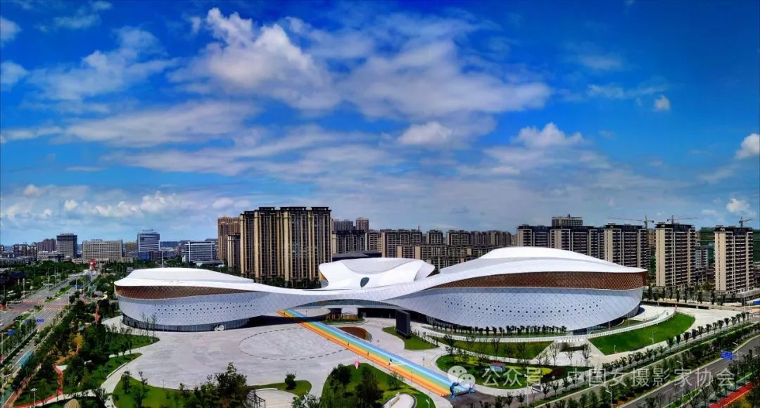 《新地标》拍摄于天长市文化艺术中心 瞿庆华 摄